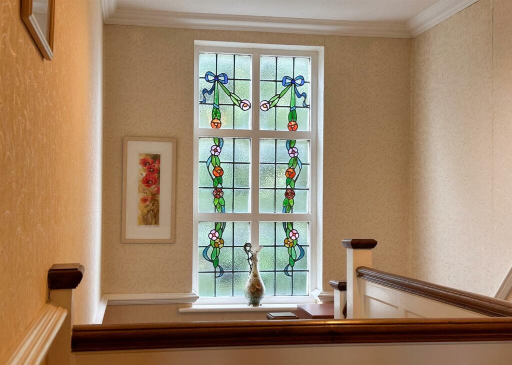 STAINED GLADSS WINDOW