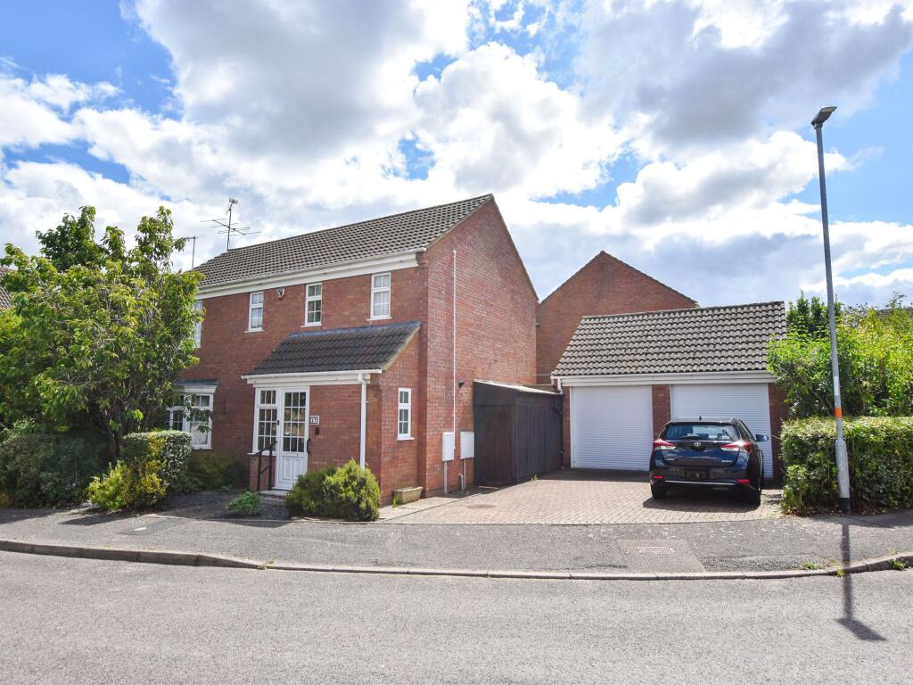 27 Sandringham Close