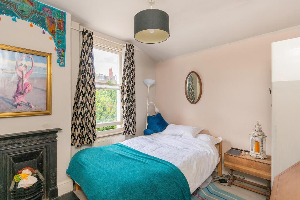 2S0RKE - Bedroom A.jpg