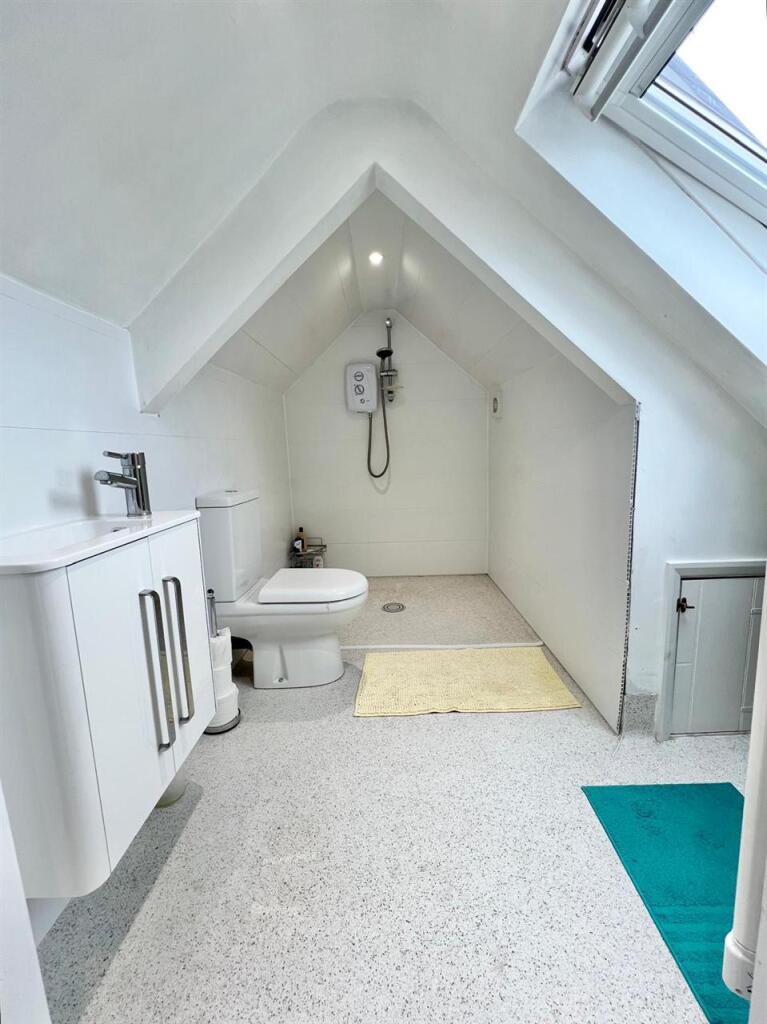 Loft Room En-Suite