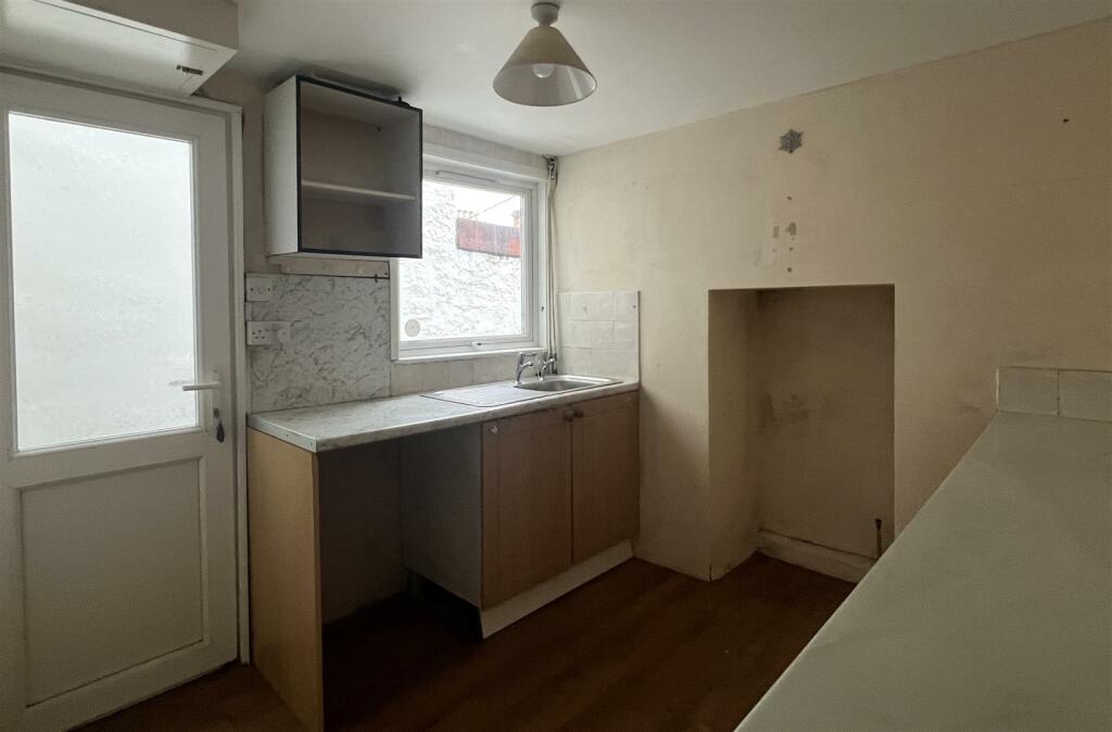 kitchen a.JPG