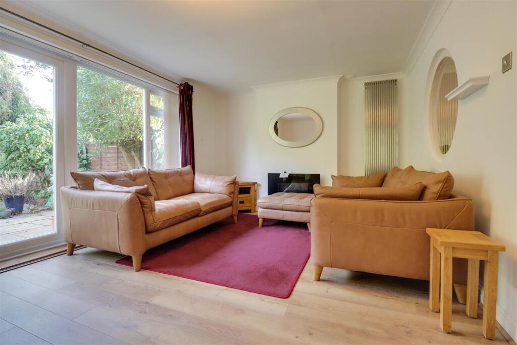 66 BEAUCHAMPS DRIVE INSIDE-6.jpg