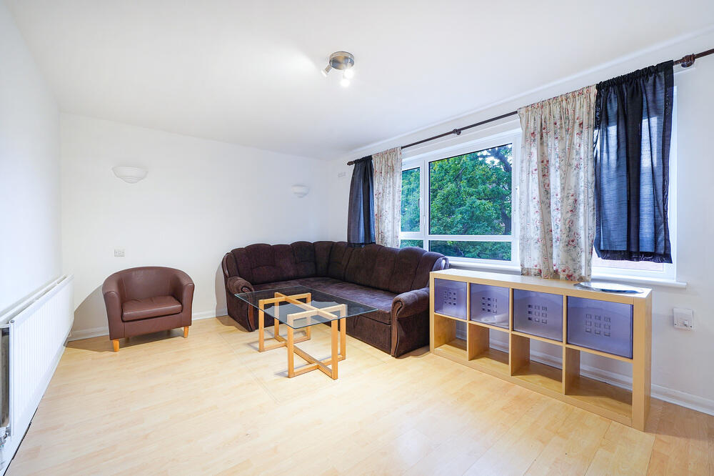 Clarence Lane, SW15: 3 bed 1 rec 1 bath furn