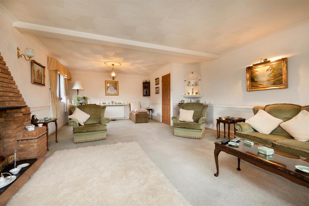 47 Rose Tree Lane, Newhall