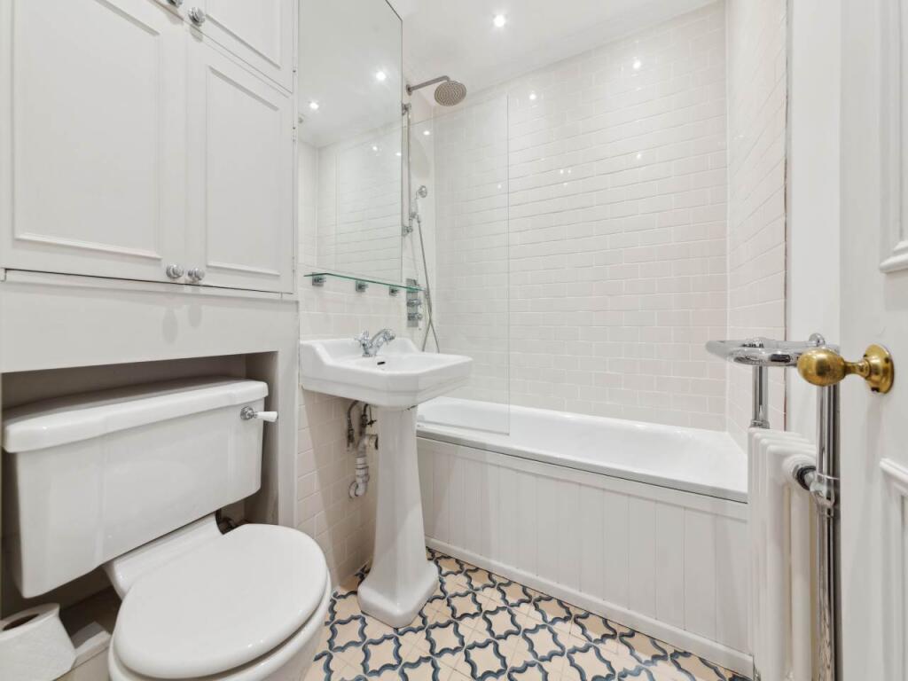 Flat 2, 41 Kempsford