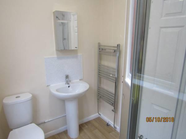 23a Colwyn Road Shower Room 05.10.18.jpg