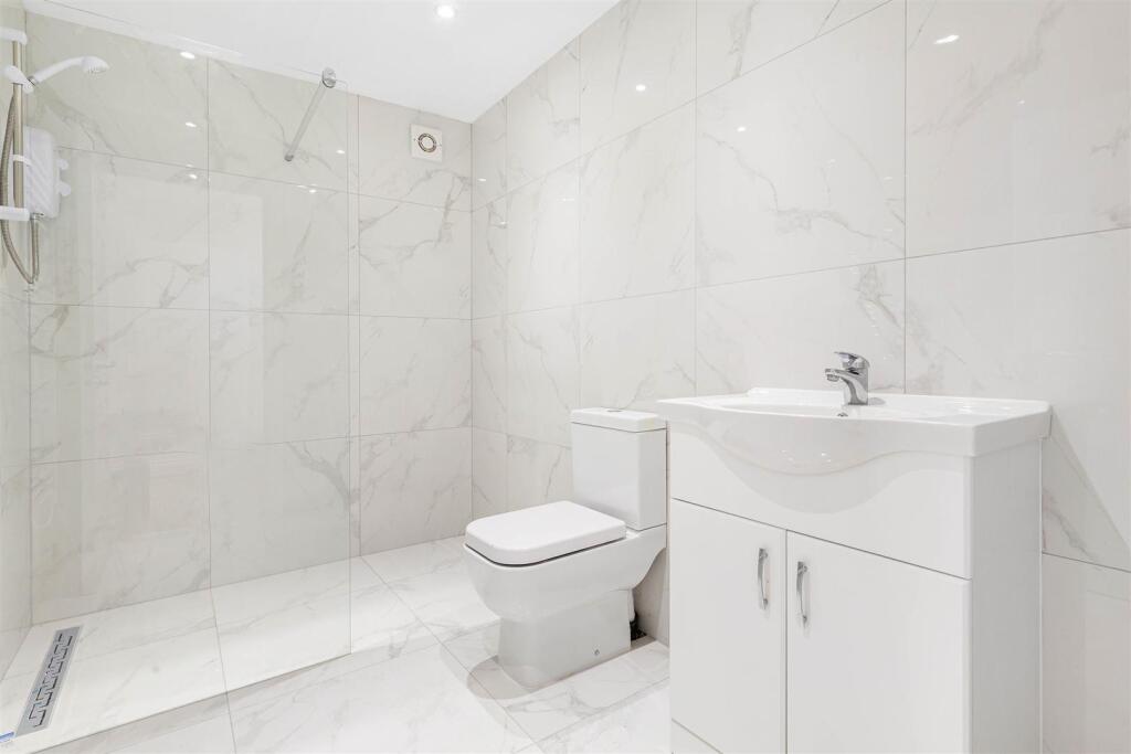 Davies___Davies-78_Stroud_Green_Road-13.jpg