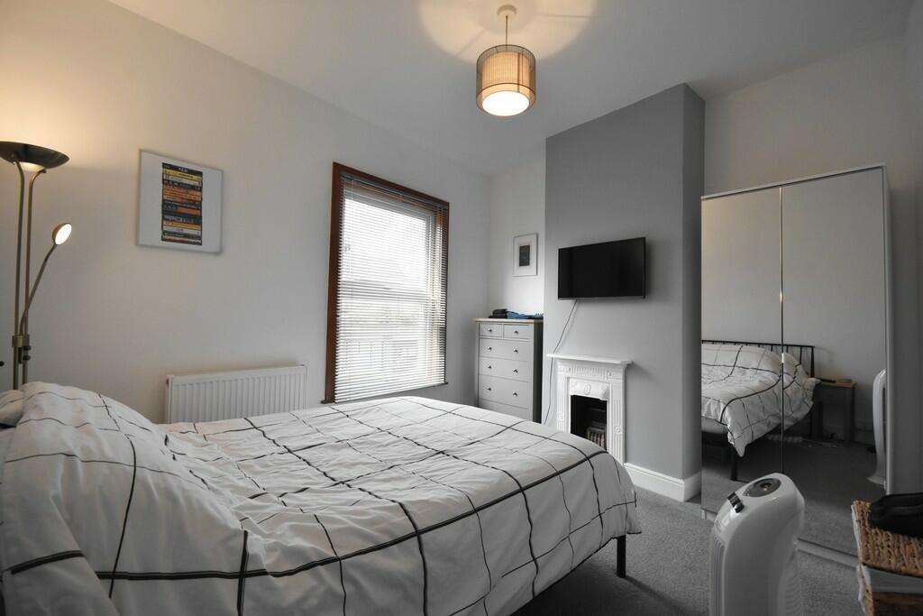 Bedroom-min