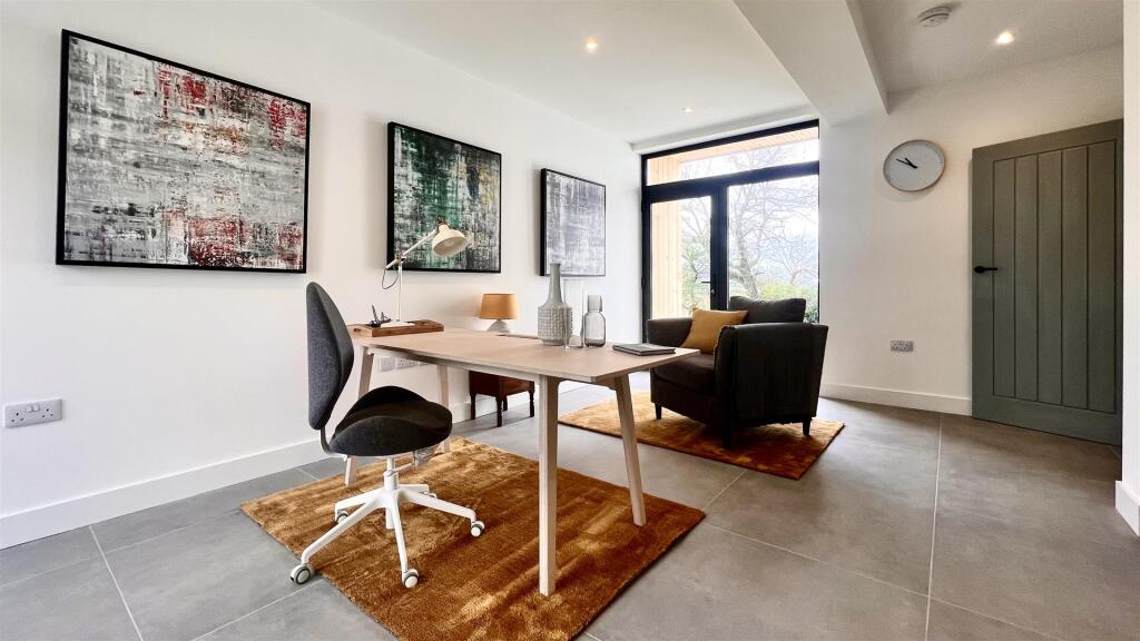 Office or additional bedroom .jpeg