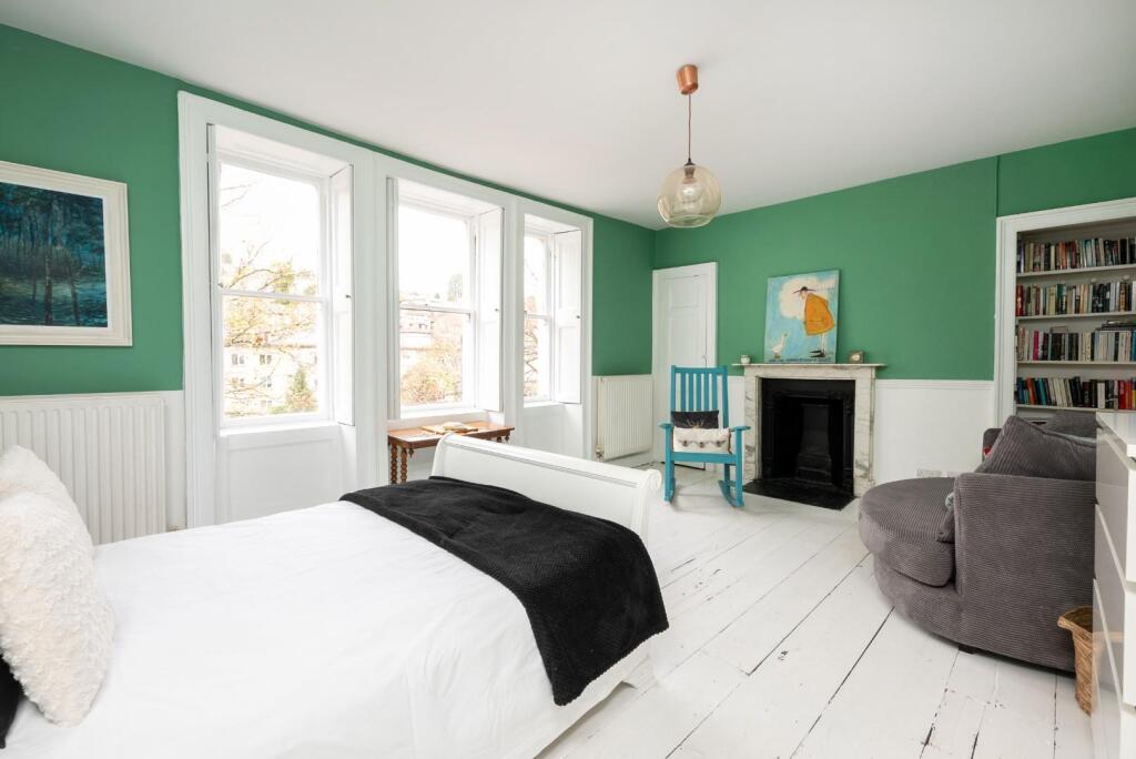 Flat 2, 6 Kensington Place, Bath, BA1 6AW-8.jpg