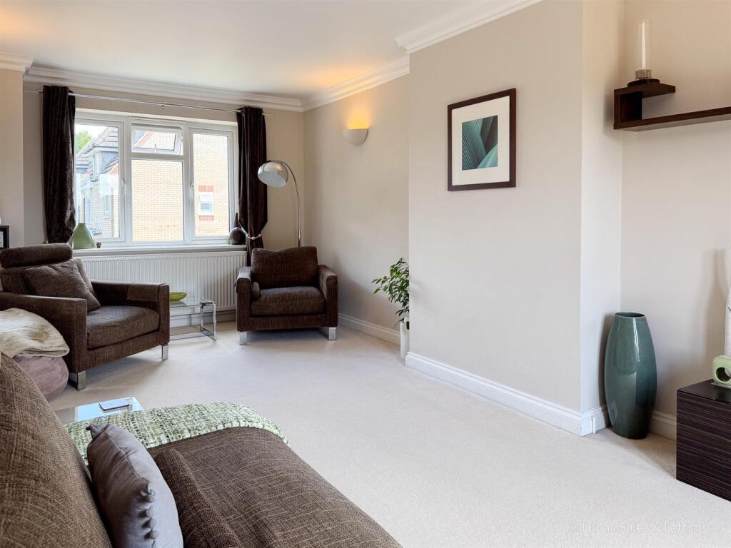 1 Caswell Close Kettering-14.jpg