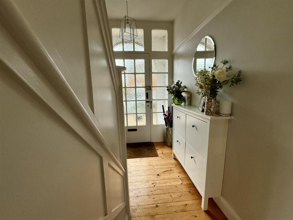 RECEPTION HALLWAY