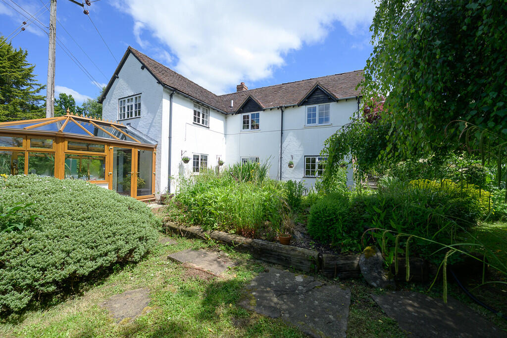 Oaklands Cottage-...