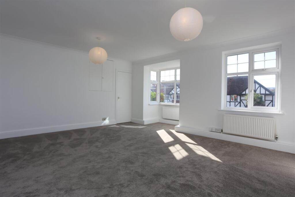 2, 5 Princes Ave (4).JPG