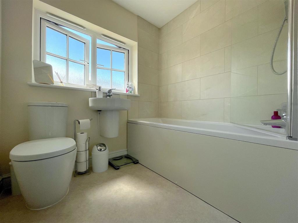 Bathroom (1).jpeg