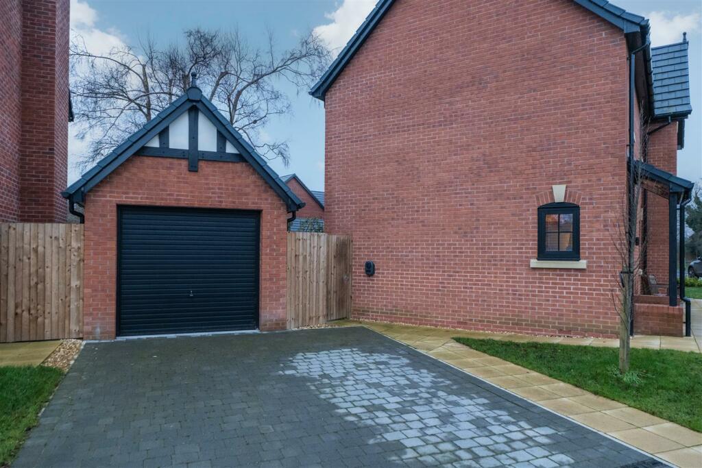 8 Mulberry Avenue-043.jpg