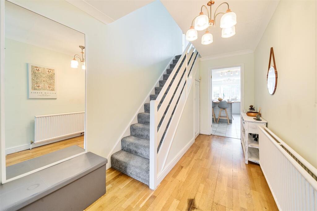 39 Hillside Avenue, Silverstone (16).jpg