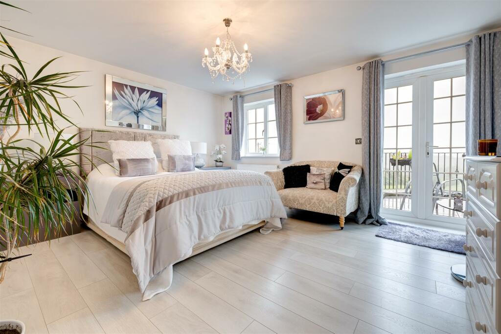 4 The Orchards, Thornton