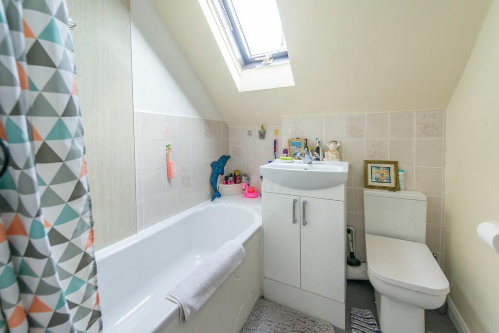 BEDROOMS AND BATHROOM PLUS WC