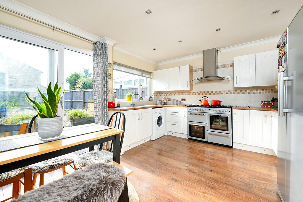 2 Selwyn Drive (8...