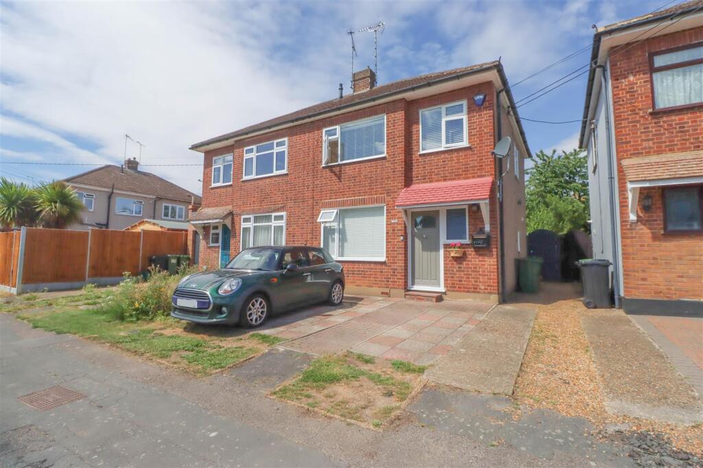 6 SANDOWN ROAD 25 FRONT.jpg