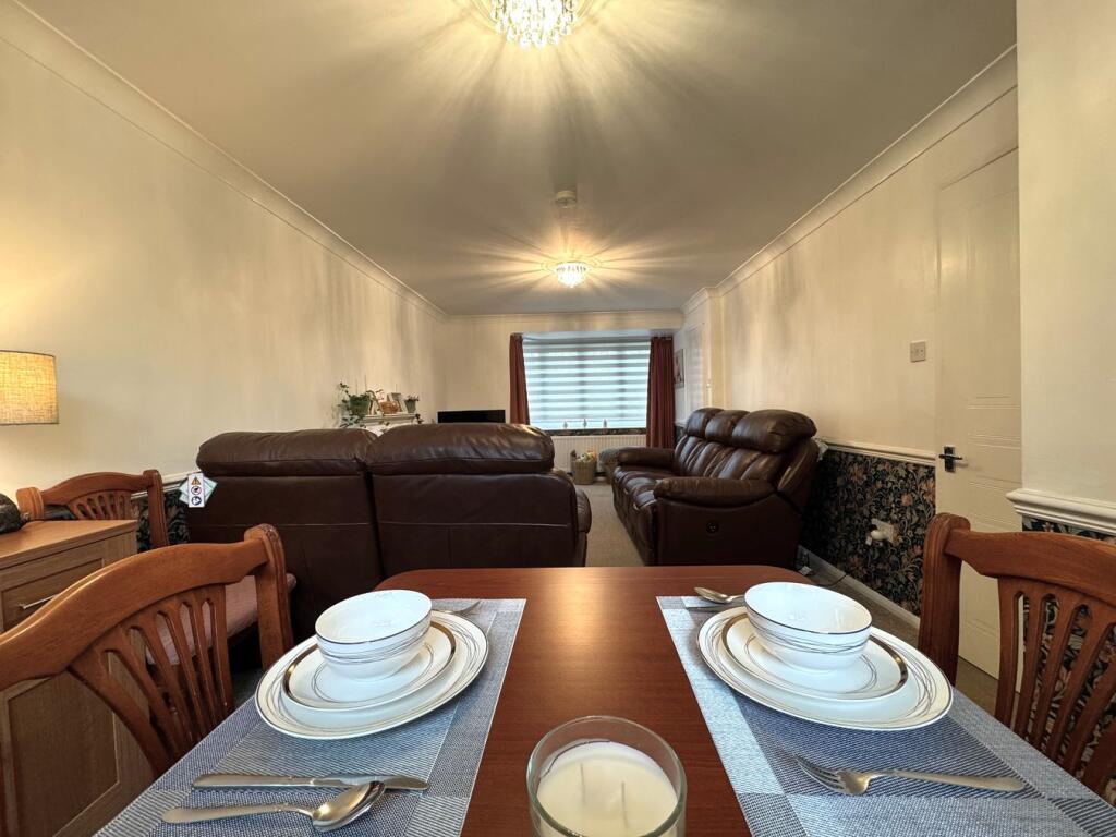 Newbury Drive, Stretton, Burton-on-Trent, DE13