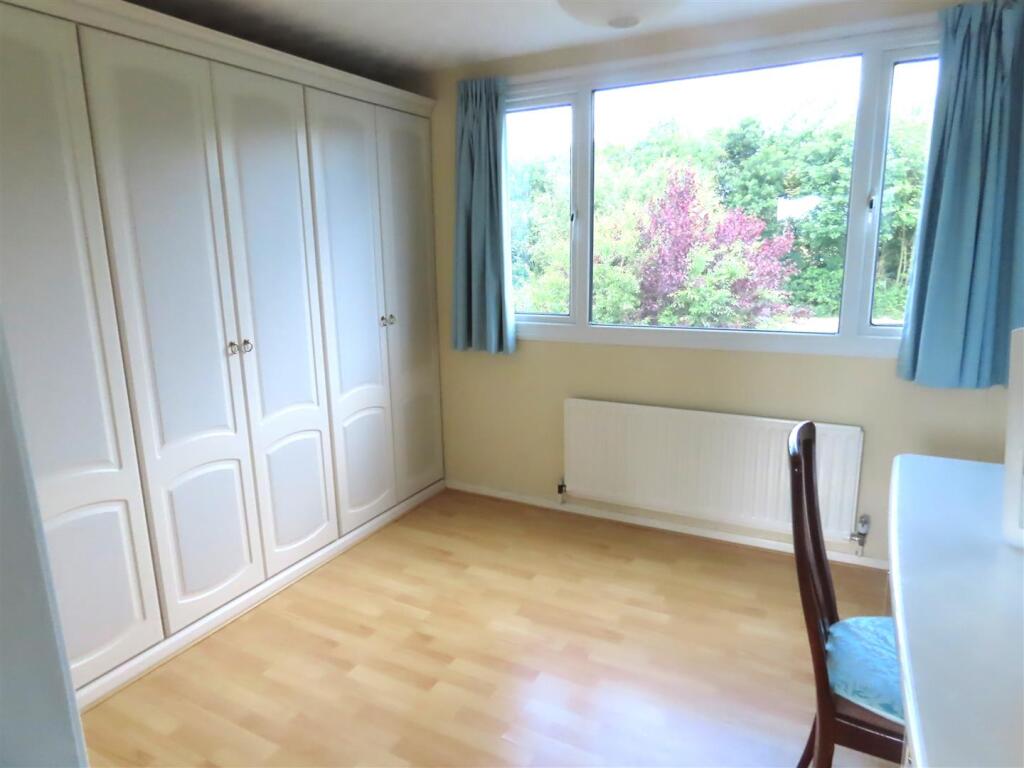 DRESSING ROOM