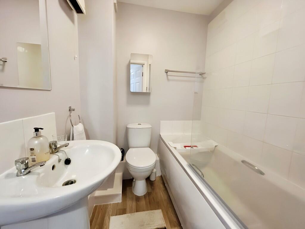 cae1565f-WhatsApp...