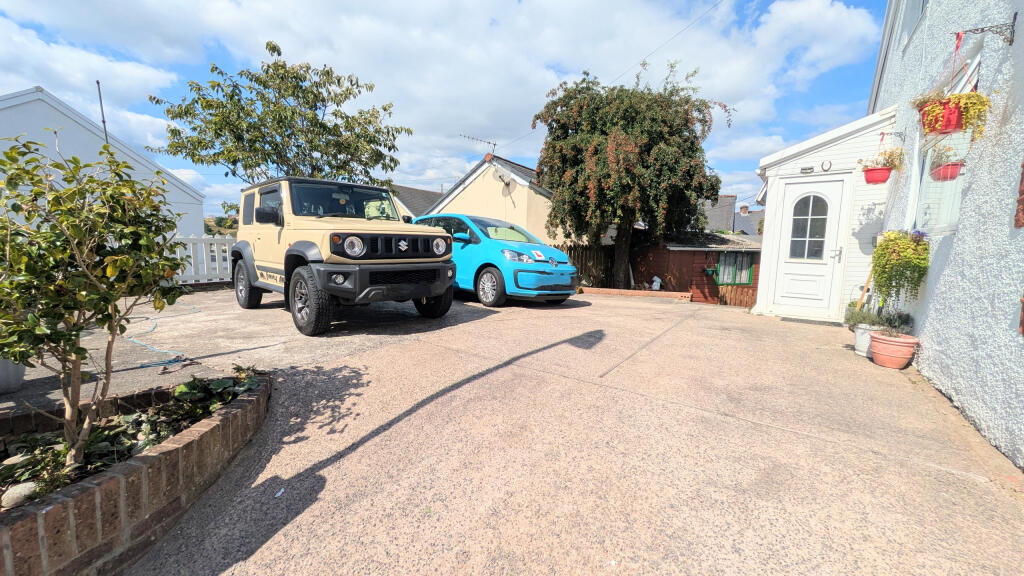 PXL_20250822_113053730.MP~2