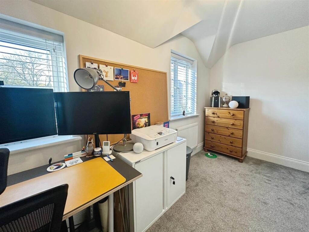 90cf86b3--4E18-9A23-95098BB65399-60458-000010E719C