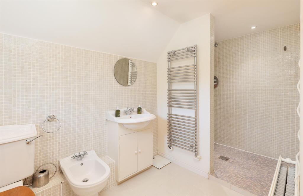 Shower Room En-Suite