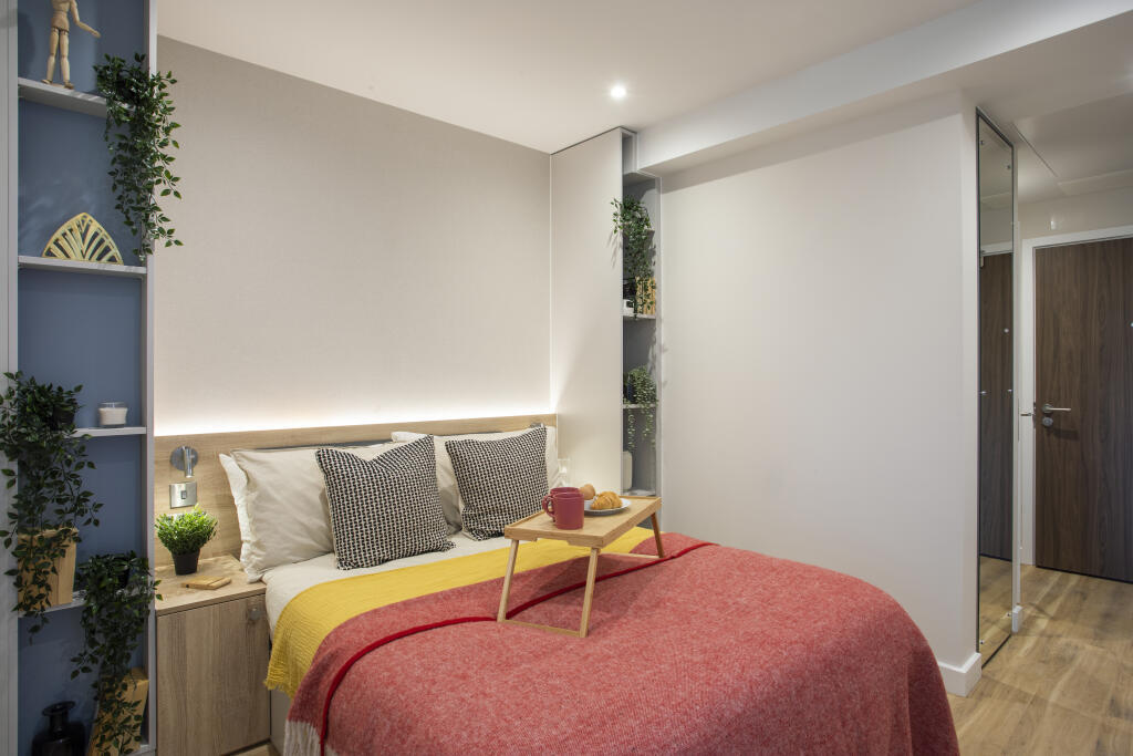 Enclave: Croydon, College Road, East Croydon, London, CR0