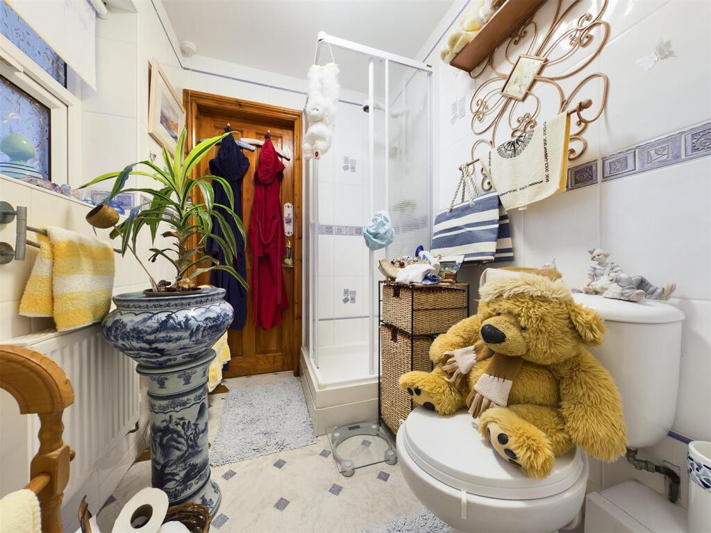 Jack and Jill shower room: