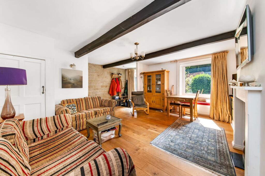 OPEN-PLAN LIVING DINING ROOM