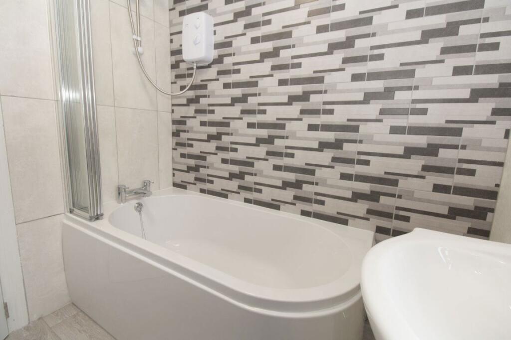 Room, Flaxley Road, Selby