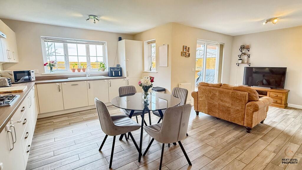 Kitchen/Diner/Family room