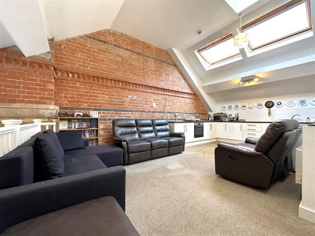 Open-Plan Living/Dining Kitchen 364