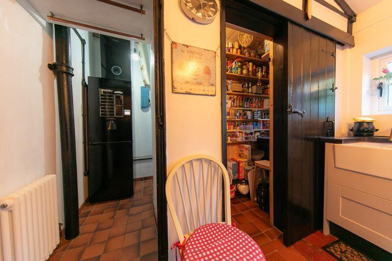 Utilities space &amp; larder