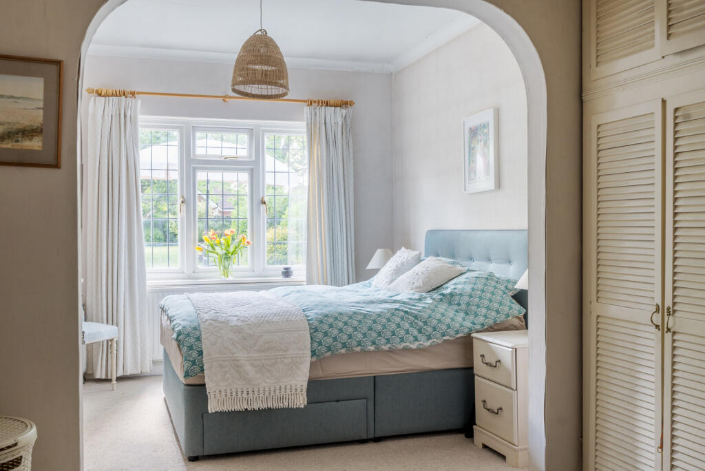 1295786-5-682b653...