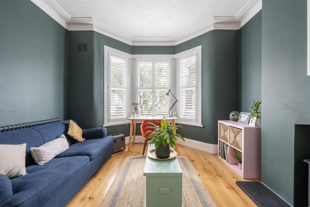 Colchester Road, E10