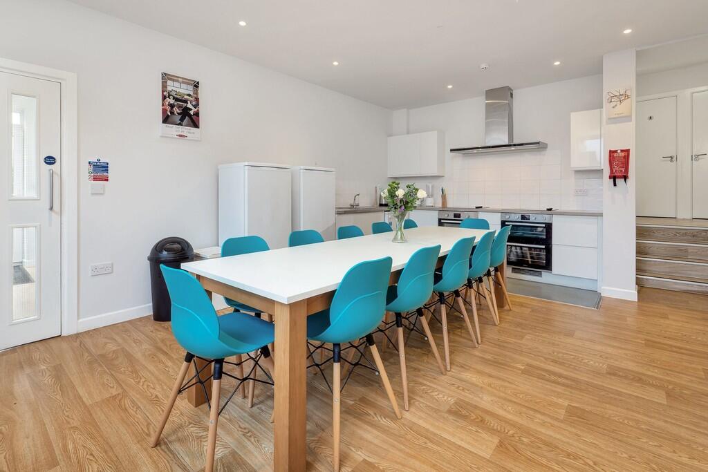 White-Lodge-Inter...