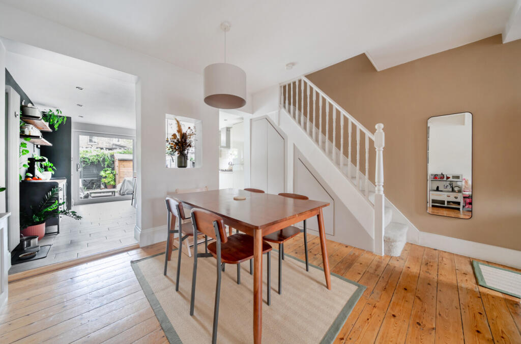 1365025-12-68eeda...