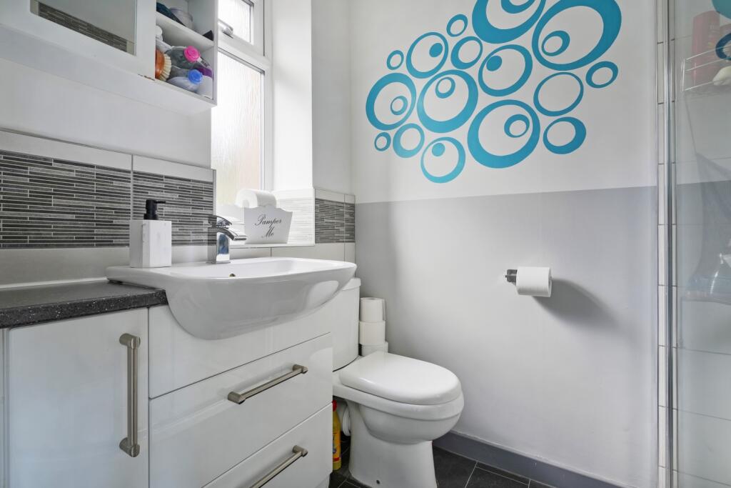 Bedroom 1 EnSuite