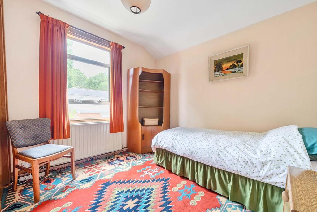 1305645-7-6849775...