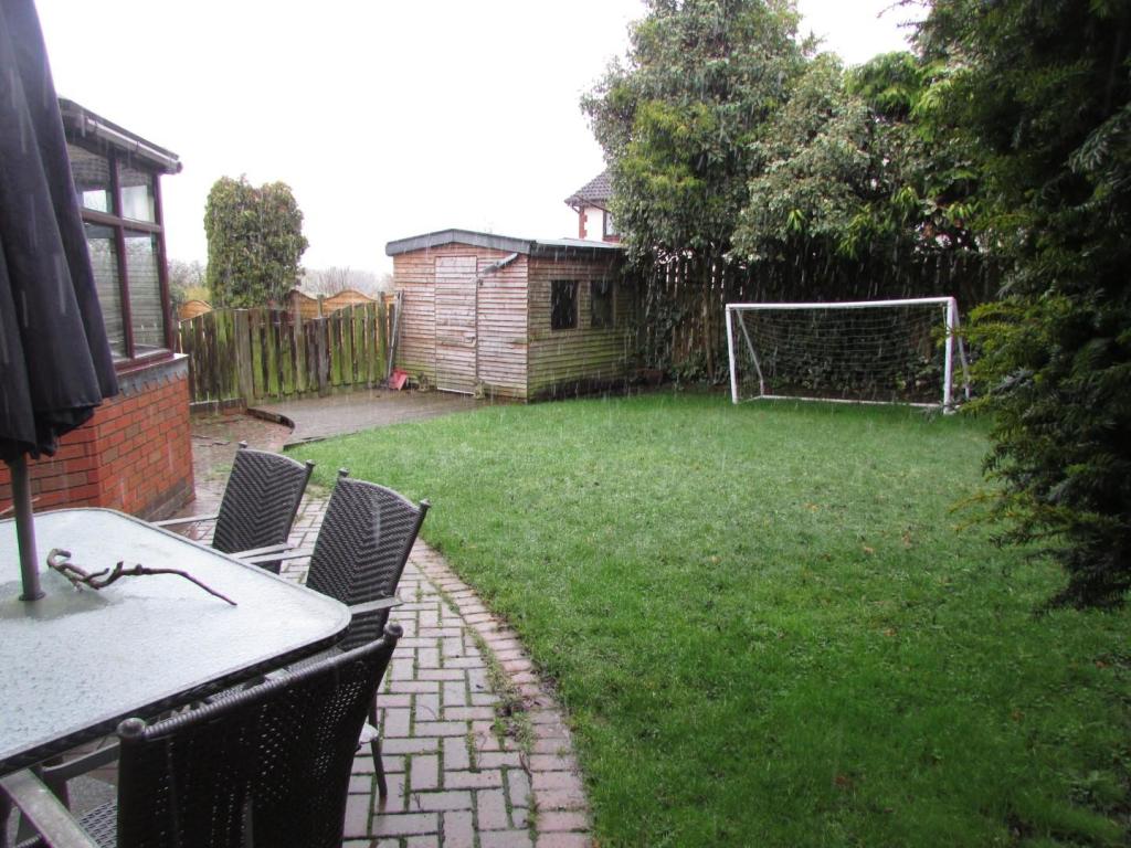 WhitewillowCl8gdn.JPG