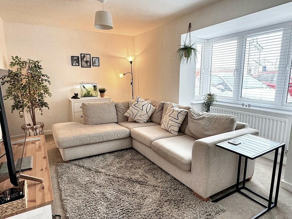 Bright Spacious L...