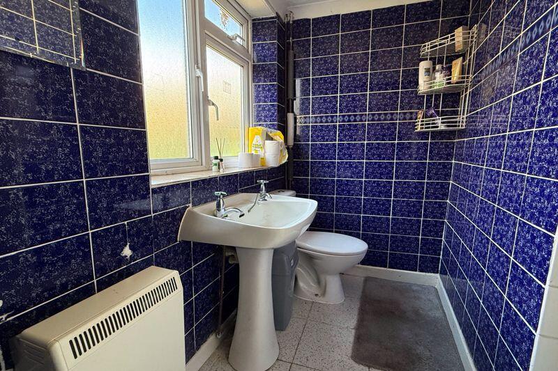 Annexe Shower Room