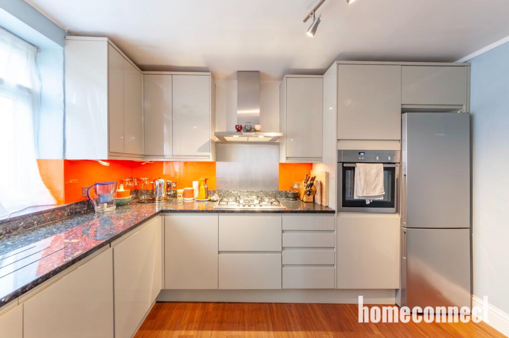 Avenue Court, Claybury Broadway, Ilford