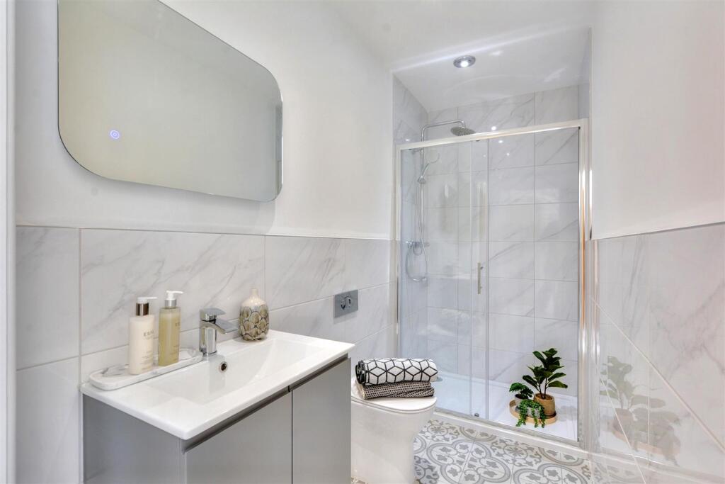 Ensuite.jpeg
