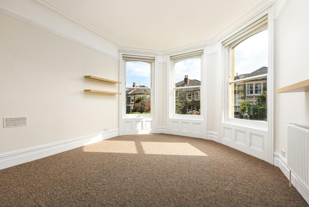 Bedroom1_1.jpg